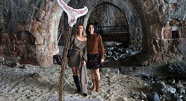 Deprem enkazından topladığı demirlerle yaptığı eseri sergide