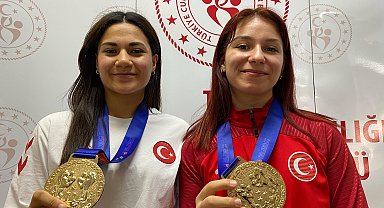 Dünya Gençler Boks Şampiyonu Sudenur ve Yoncagül'e, Kırşehir'de coşkulu karşılama