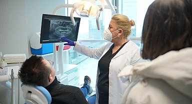 Dünya Oral Sağlığı Günü'nde Down sendromlulara ağız ve diş bakımı