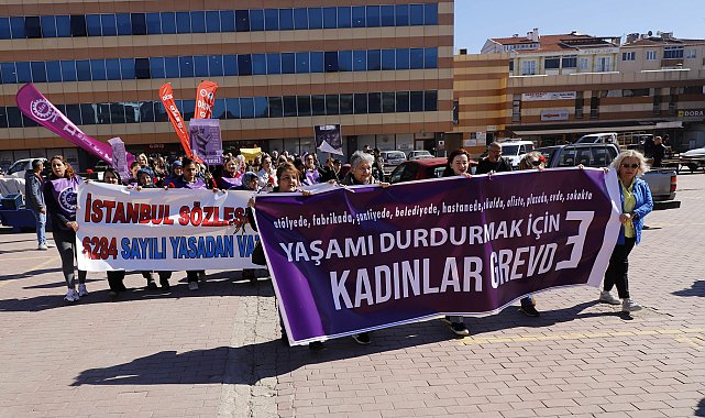 Edirne'de DİSK'e bağlı çalışan kadınlar, 1 günlük iş bırakıp yürüyüş yaptı