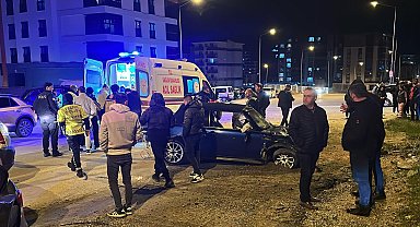 Edirne'de iki otomobilin çarpıştığı kaza kamerada: 4 yaralı