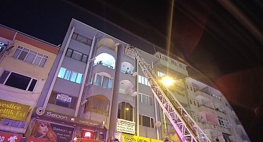 Ekiplerin balkondan girdiği evde hareketsiz bulundu