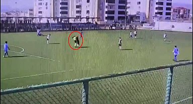 Elazığ'da amatör maçta yine hakeme saldırı; kırmızı kart yiyen oyuncu hakeme yumruk attı
