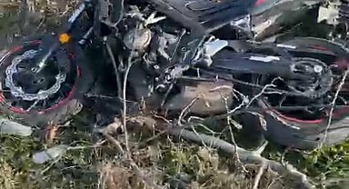 Emanet aldığı motosikletle yaptığı kazada hayatını kaybetti