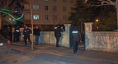 Eski eşi ve dini nikahlı kocasını vurdu