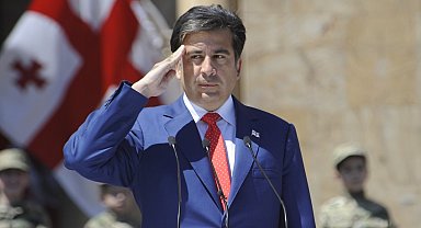 Eski Gürcistan Cumhurbaşkanı Saakaşvili'ye 9 yıl hapis cezası