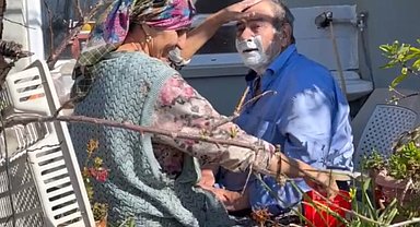 Felçli eşinin sakal tıraşını yapan kadın: 8 Mart'tan haberdar değilim