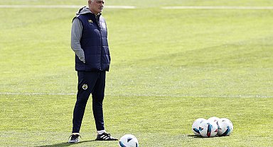 Fenerbahçe, Galatasaray maçı hazırlıklarını sürdürüyor