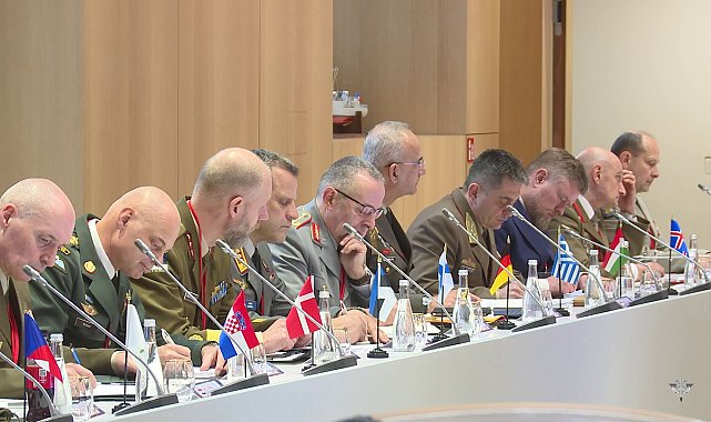 Fransa'da bir araya gelen genelkurmay başkanları Ukrayna'yı ve Avrupa güvenliğini görüştü