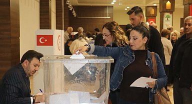 Gaziantep'te CHP'liler cumhurbaşkanı adayını belirlemek için sandık başına gitti