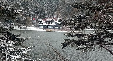 Gölcük Tabiat Parkı karla kaplandı