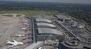 Hamburg Havalimanı'nda grev nedeniyle tüm uçuşlar iptal edildi