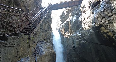 Havalar ısınmaya başladı, Samandere Şelalesi çağladı