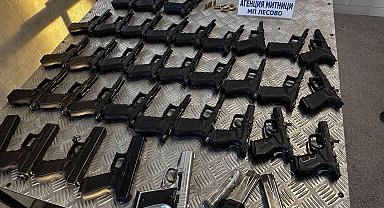 Hollanda'ya giden otomobilde 35 tabanca ele geçirildi