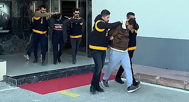 İş insanını silahla tehdit edip, 2 milyon lira haraç istediler