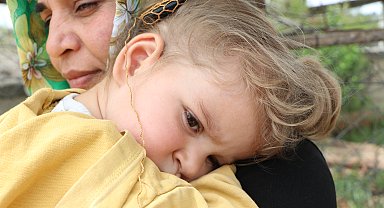 İşitme engelli Kübra'ya bayram hediyesi; biyonik kulağına kavuştu