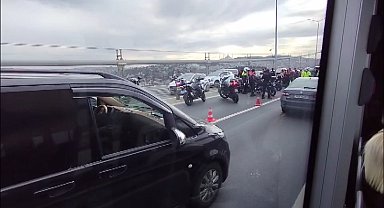 İstanbul - 15 Temmuz Şehitler Köprüsü'nde motosikletli polisler kaza yaptı: 2 yaralı