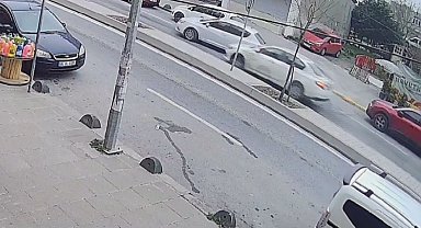 İstanbul - Arnavutköy'de 2 otomobil çarpıştı: 3 yaralı