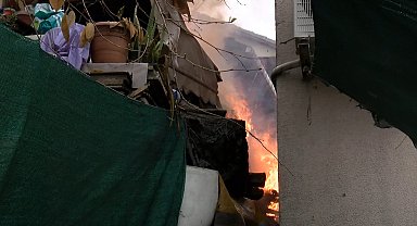 İstanbul-Ataşehir'de gecekonduda çıkan yangın söndürüldü; komşuları ev sahibine tepki gösterdi