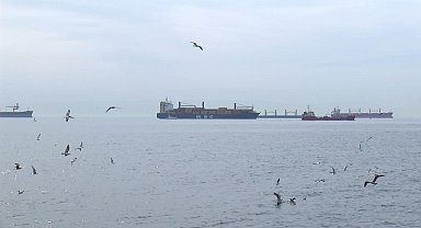 İstanbul - Bakırköy'de kargo gemisi karaya oturdu-1