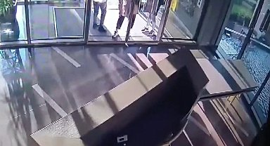 İstanbul - Bakırköy'de rezidanstan hırsızlık yapan 2 şüpheli yakalandı