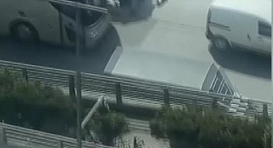 İstanbul -Başakşehir'de çekiçle saldırdığı TIR'ın altında ezilmekten son anda kurtuldu