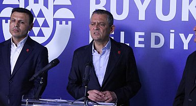 İstanbul - CHP Genel Başkanı Özgür Özel, İBB'de düzenlenen bayramlaşma programına katıldı
