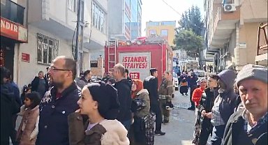 İstanbul- Esenyurt'ta 4 katlı binada çıkan yangın söndürüldü Geniş haber