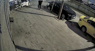 İstanbul- Esenyurt'ta yayaya yol veren motokuryeye otomobil çarptı