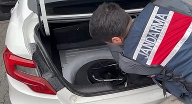 İstanbul - Eyüpsultan'da bin 200 yıllık altın yazmalı Tevrat ele geçirildi; 1.5 milyon dolara satacaklarmış