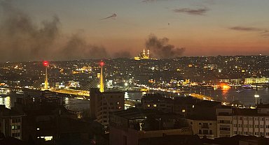 İstanbul-Haliç'te tekne yangını -1