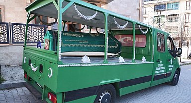 İstanbul- Hayatını kaybeden sosyal medya fenomeni Efecan Kültür son yolculuğuna uğurlandı