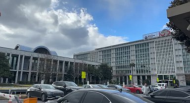 İstanbul- İstanbul Büyükşehir Belediye binası önünde güvenlik önlemi alındı