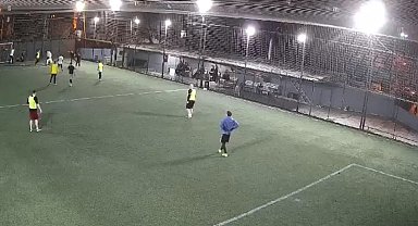 İstanbul- İstanbul'da halı saha maçı sırasında fenalaşan 2 genç hayatını kaybetti