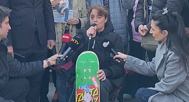 İstanbul - Kadıköy'de bıçaklanarak hayatını kaybeden Ahmet'in annesi: Adaleti sağlayana kadar bu dünyadan gitmeyeceğim