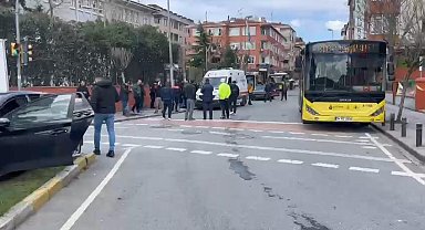 İstanbul - Küçükçekmece'de otomobile silahlı saldırı : 1 ölü - 2 la