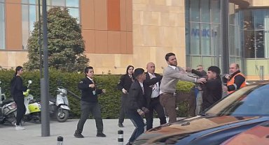 İstanbul - Maltepe'de bıçaklı kavga kamerada