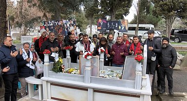 İstanbul - Müslüm Gürses ölümünün 12'nci yıldönümünde kabri başında anıldı