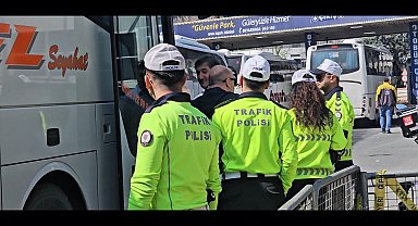 İstanbul- Otogarda bayram öncesi otobüslere denetim