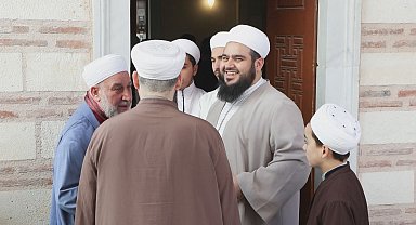 İstanbul - Restore edilen tarihi Bakkalzade Mescidi ibadete açıldı.