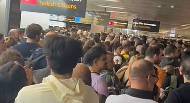 İstanbul -Sabiha Gökçen Havalimanı'nda 'Polnet' kuyruğu