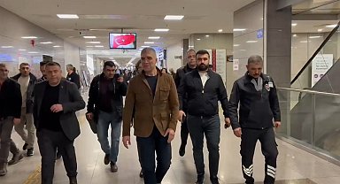 İstanbul- Sanatçı Özcan Deniz ifade vermek için Çağlayan Adliyesi'ne geldi -1