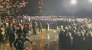 İstanbul - Saraçhane'de izinsiz gösteriye polis müdahalesi