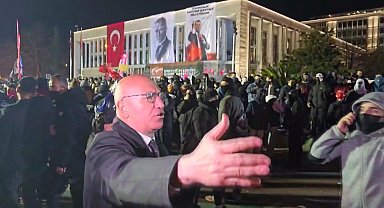 İstanbul - Saraçhane'de izinsiz gösteriye polisten müdahale