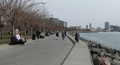 İstanbul - Sıcak havayı fırsat bilen İstanbullular sahillere akın etti