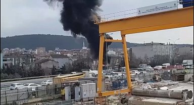 İstanbul - Sultanbeyli'de iş yeri yangını-2 Ek görüntüyle