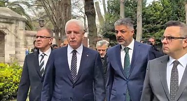 İstanbul - Vali Gül izinsiz gösterilerde zarar gören Şehzadebaşı Camii'nde inceleme yaptı