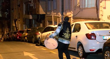 İstanbul'da Ramazan'ın ilk sahurunda pide kuyruğu oluştu, davullar çalındı