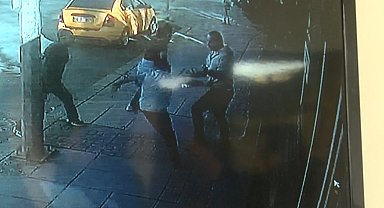 İstediği yere götürmeyen taksiciyi bıçakladı