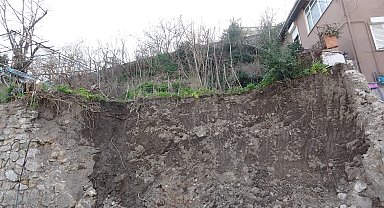 İstinat duvarının çöktüğü bölgede tahliye edilen binadakiler evlerine döndü